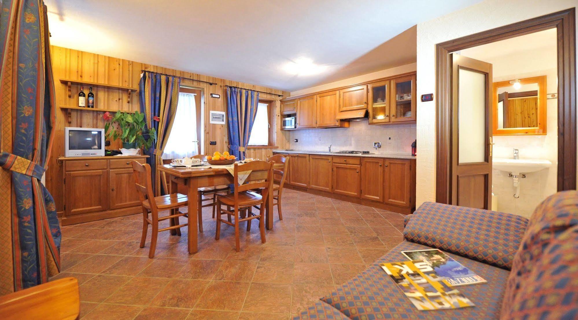 Residence Le Chalet Champoluc Extérieur photo